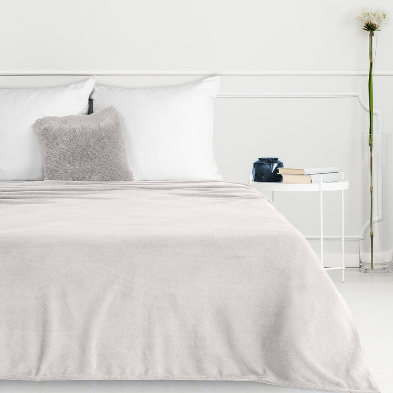 Koc 150x200 cm SILKY kremowy flano bardzo miękki w dotyku