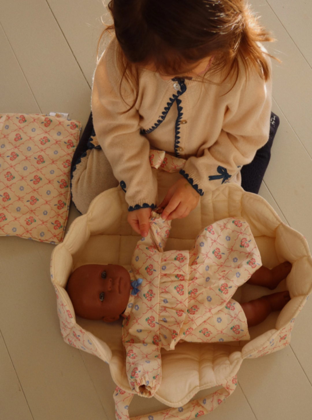 Materiałowe łóżeczko dla laki FLEUR DECOR Konges Sløjd