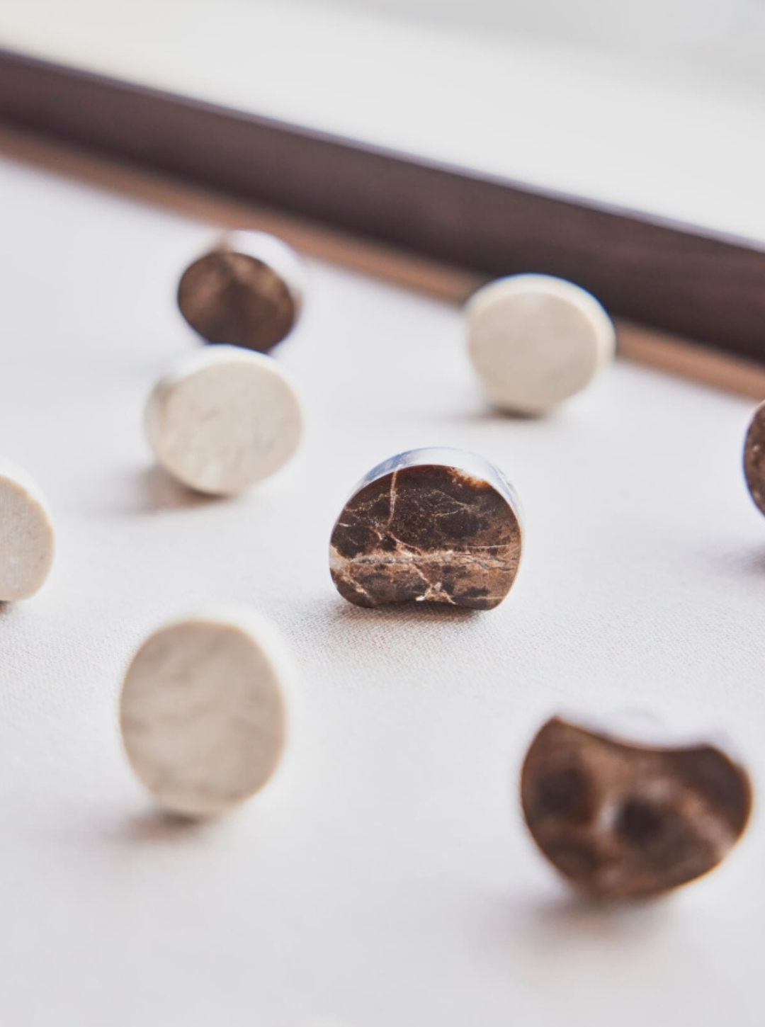 Haczyk marmurowy Savi nr 2 Choko OYOY Living