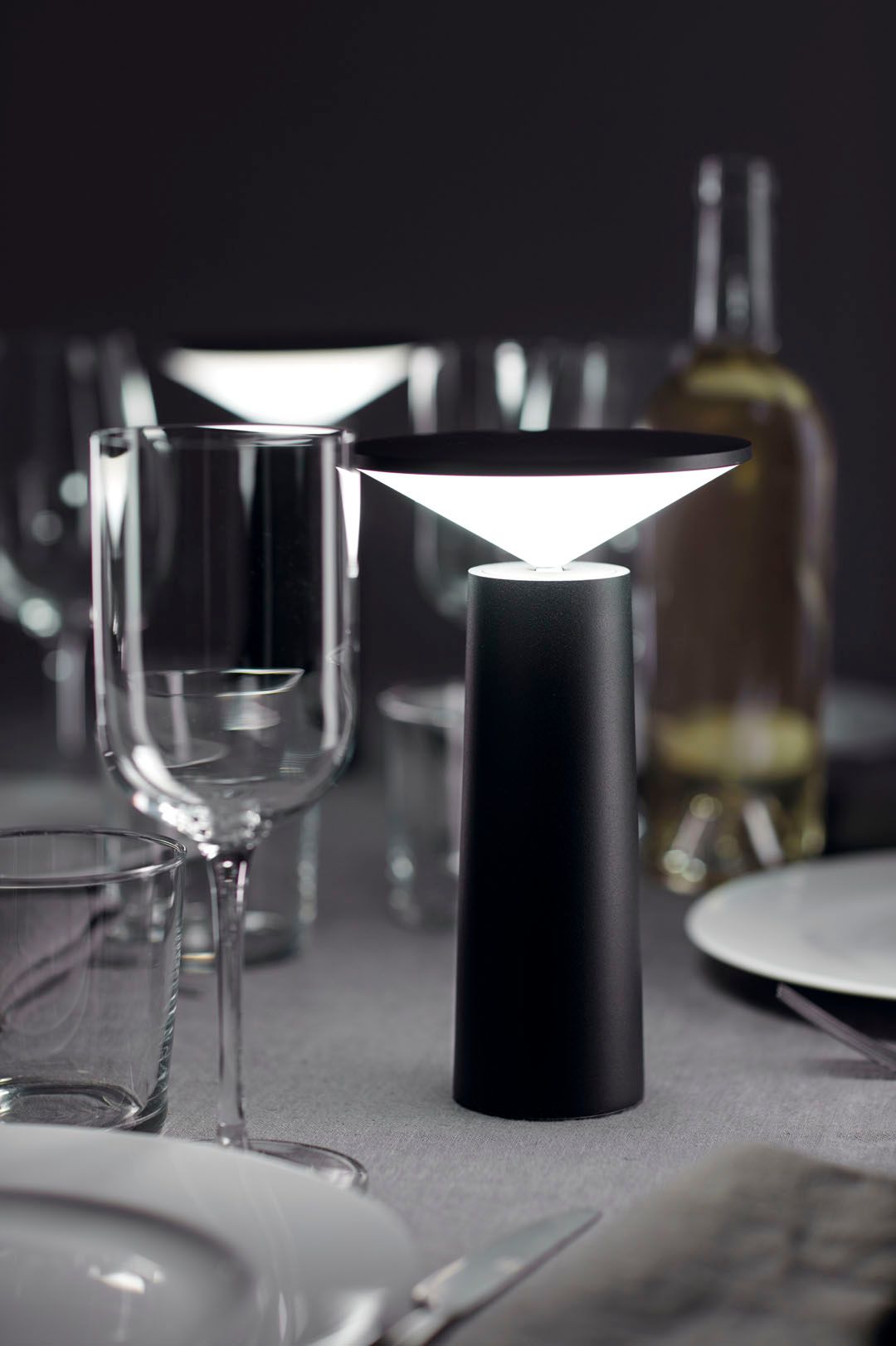 Leds C4 Cocktail lampa stołowa 1x3W LED czarna 10-8327-05-05