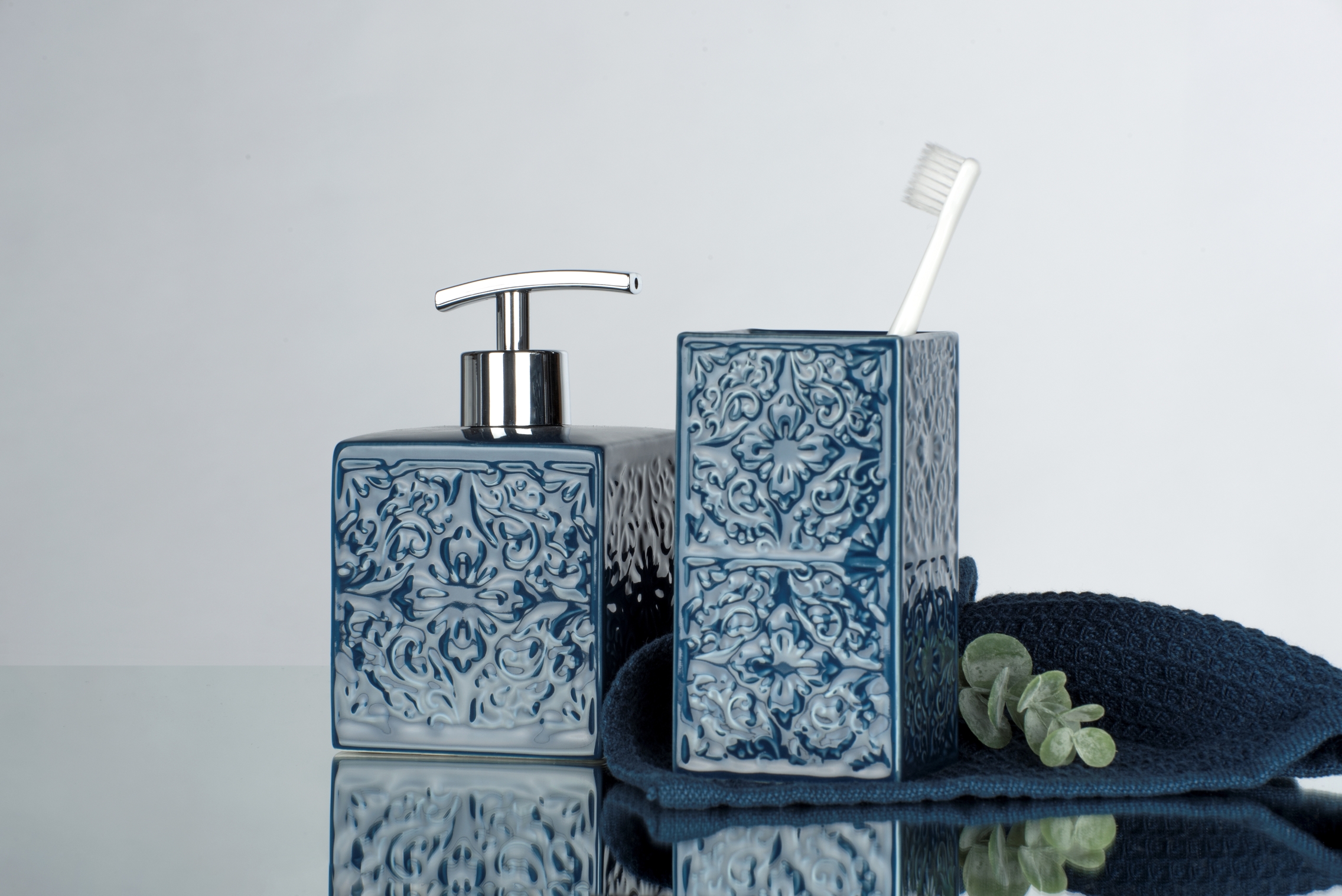 Wenko Cordoba dozownik do mydła 500 ml niebieski 22653100