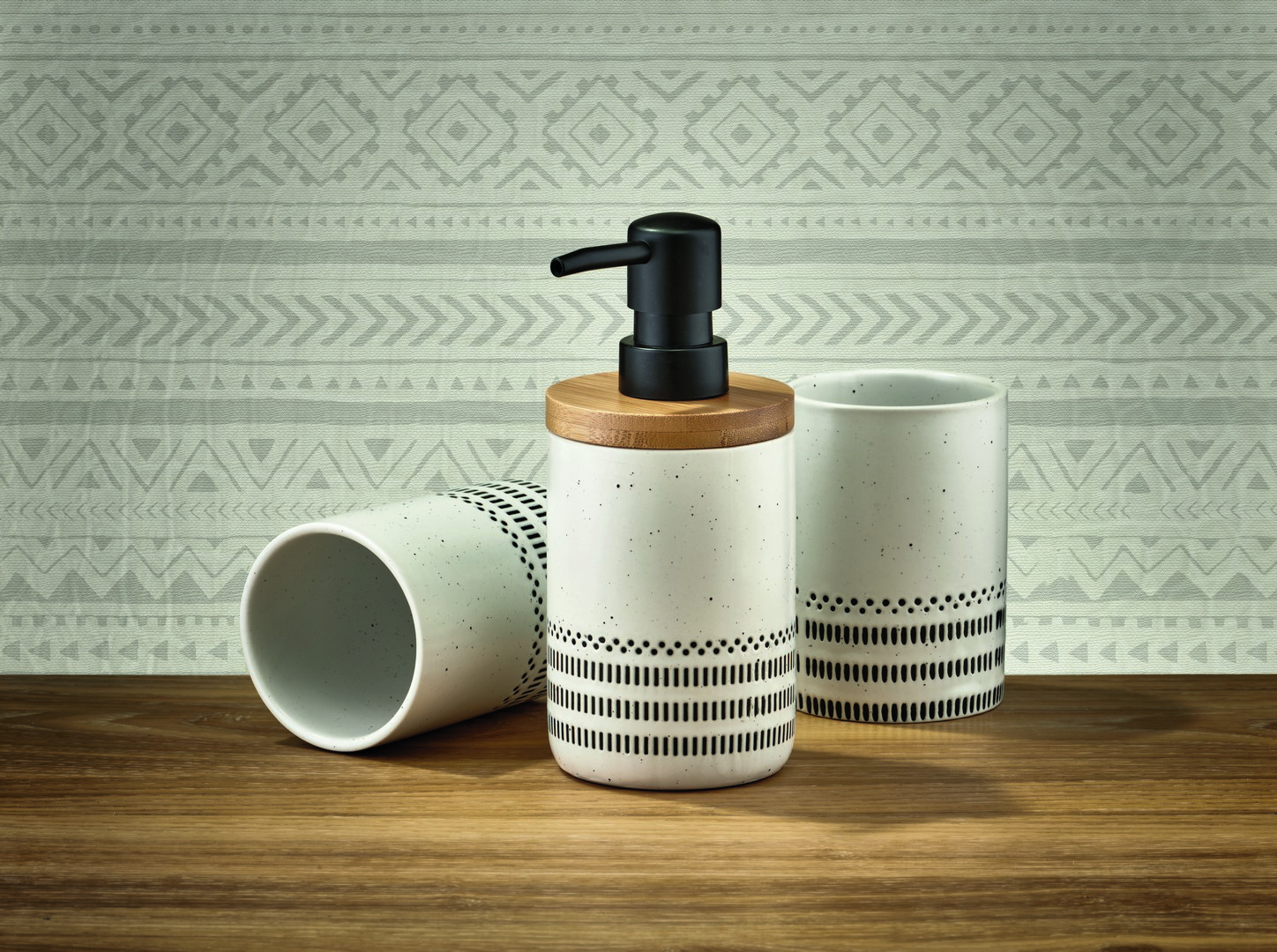 Kleine Wolke Alva dozownik do mydła 330 ml stojący mix kolorów 8095185854