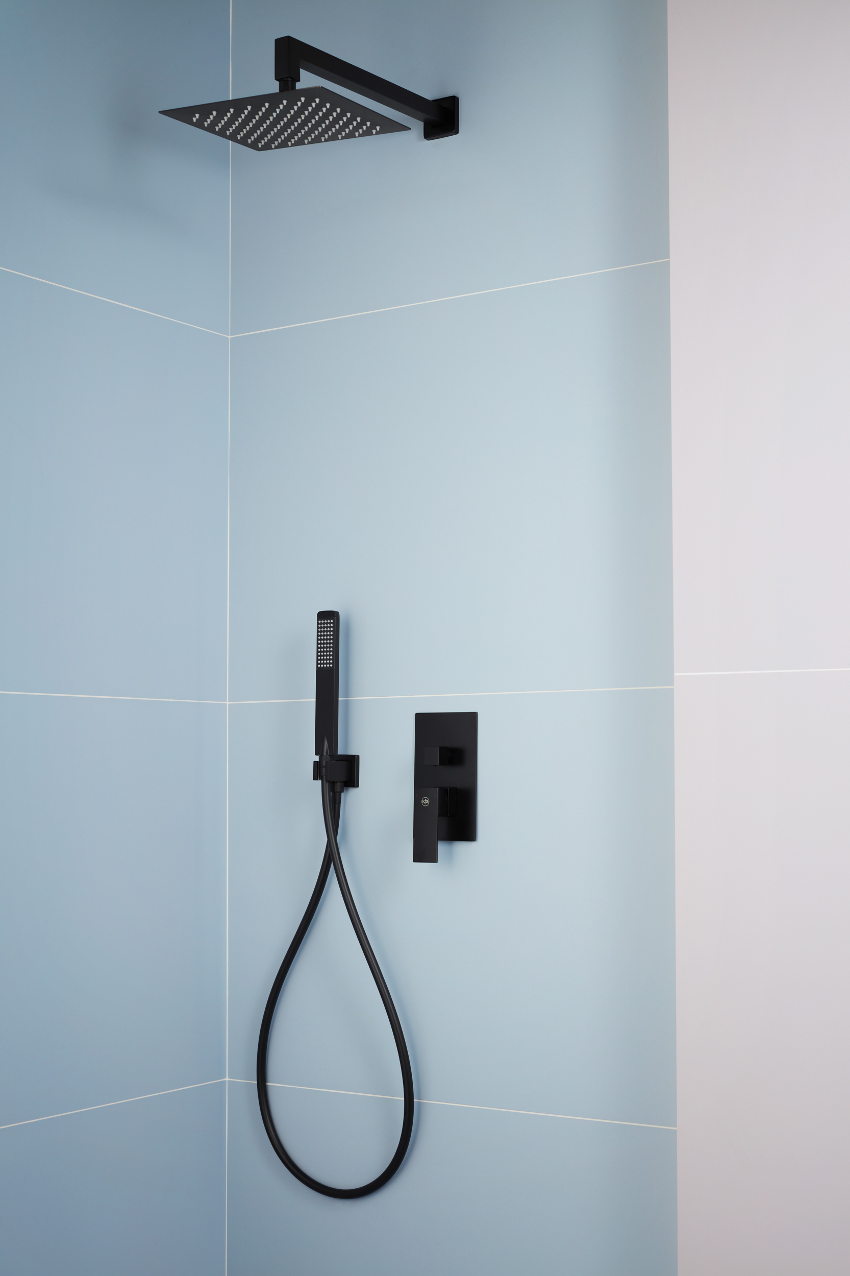 KFA Armatura Logon Black zestaw prysznicowy podtynkowy z deszczownicą czarny 5139-501-81