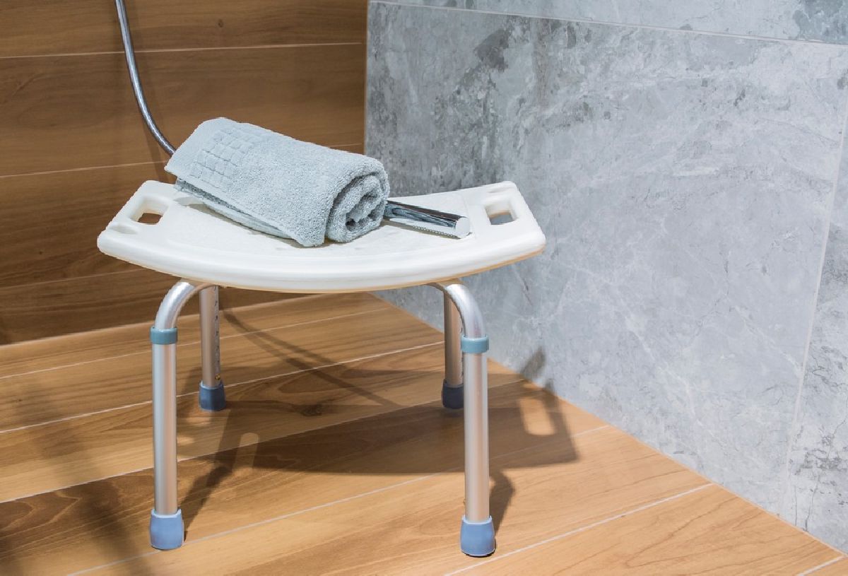 AWD Interior krzesło prysznicowe dla niepełnosprawnych biały/aluminium AWD02331409