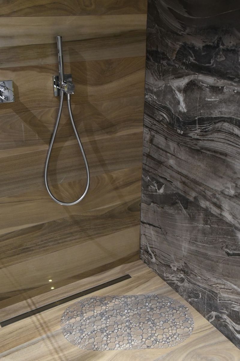 AWD Interior mata antypoślizgowa 67x37 cm przezroczysta AWD02091488