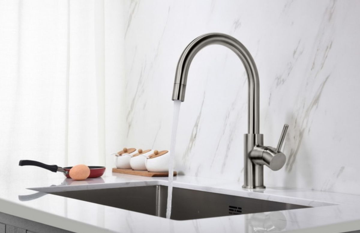 Blue Water Plaza bateria kuchenna stojąca z wyciąganą wylewką stalowa