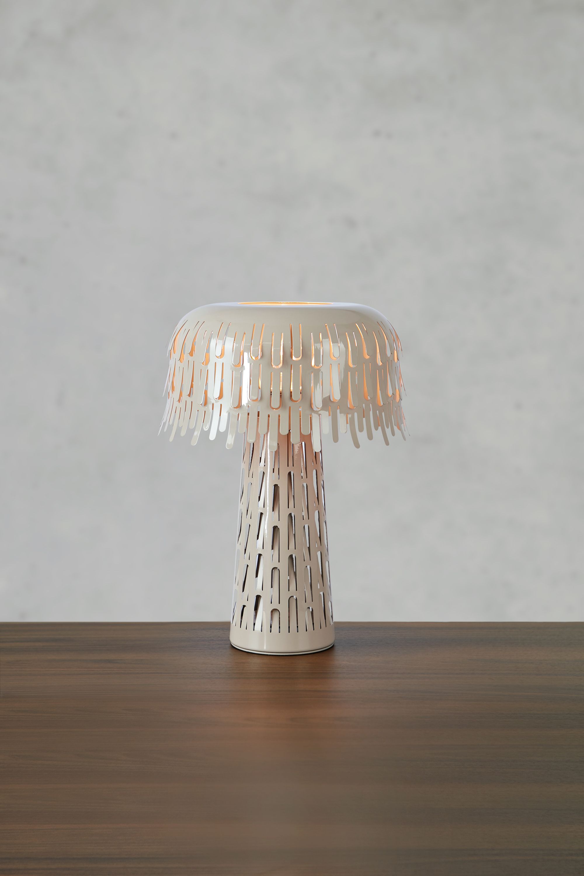 Markslöjd Verbera lampa stołowa 1x40 W szara 109005