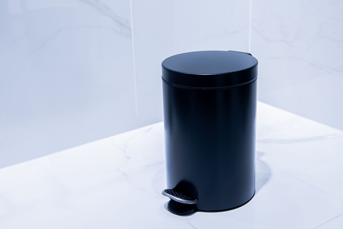 AWD Interior kosz na śmieci 3 l z pedałem czarny AWD02031785