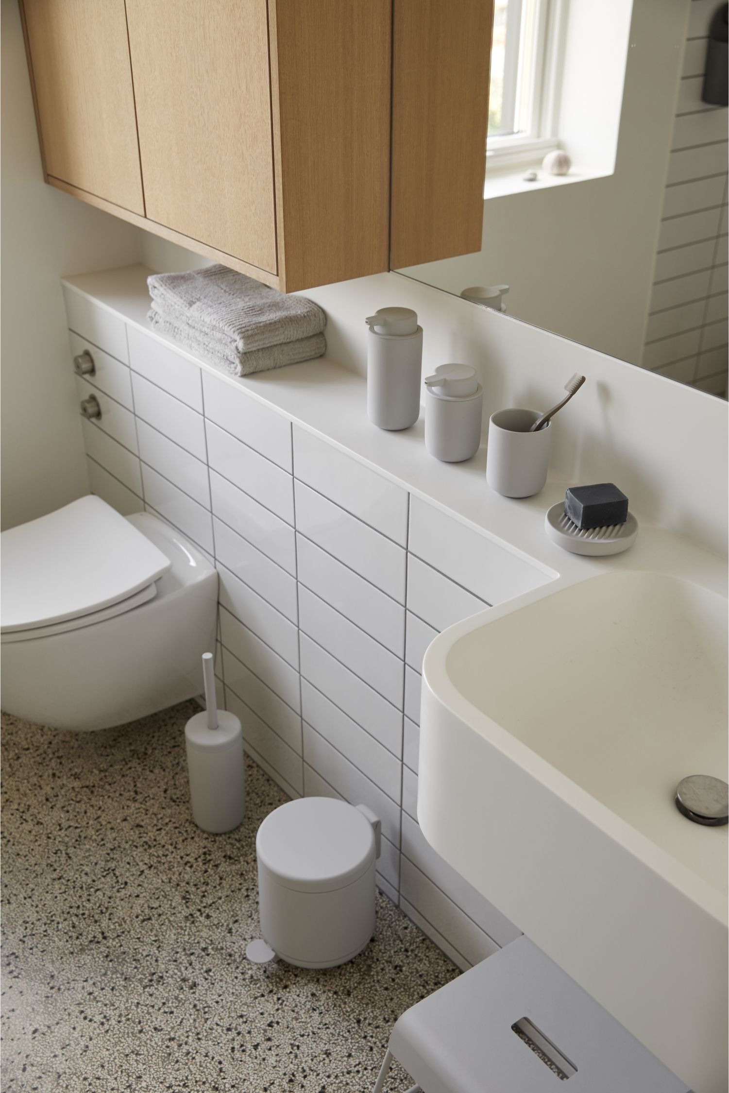 Zone Denmark Ume mydelniczka stojąca szara 331929