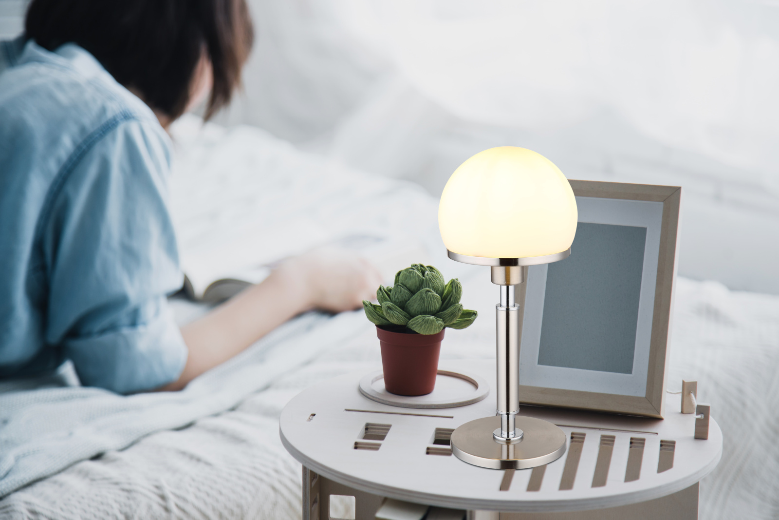 Globo Lighting Haku lampa stołowa 1x40 W biała-chrom-nikiel 21954C