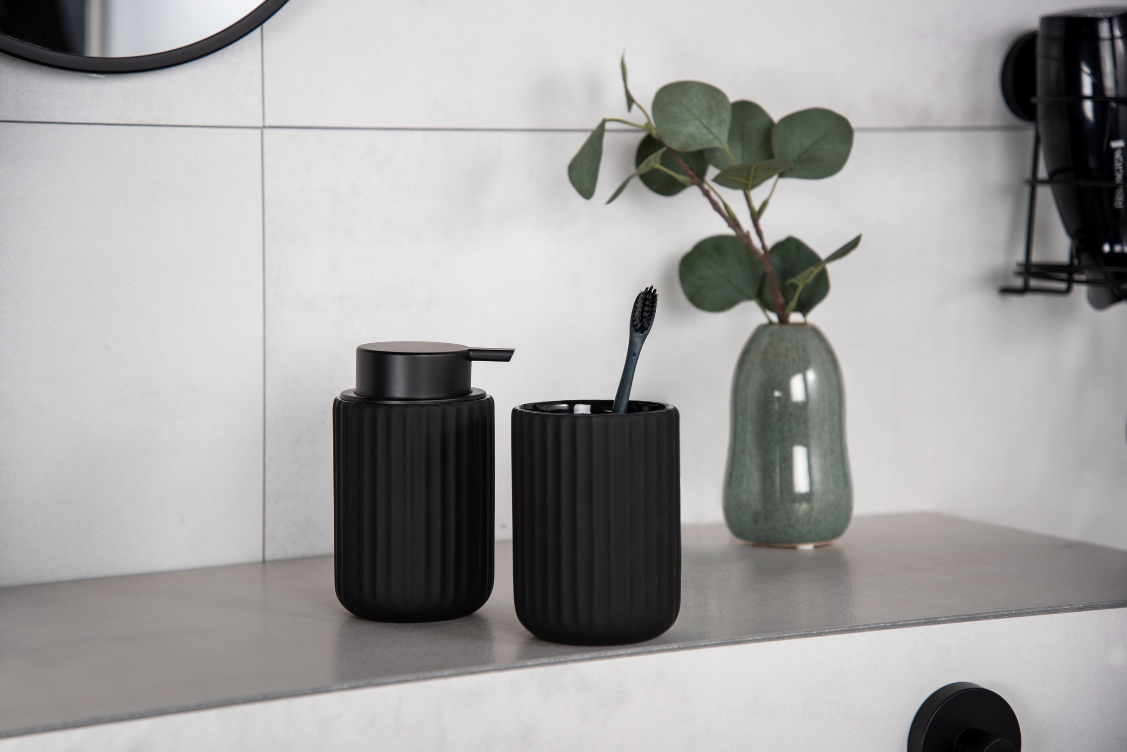 Wenko Belluno dozownik do mydła 300 ml czarny 24804100