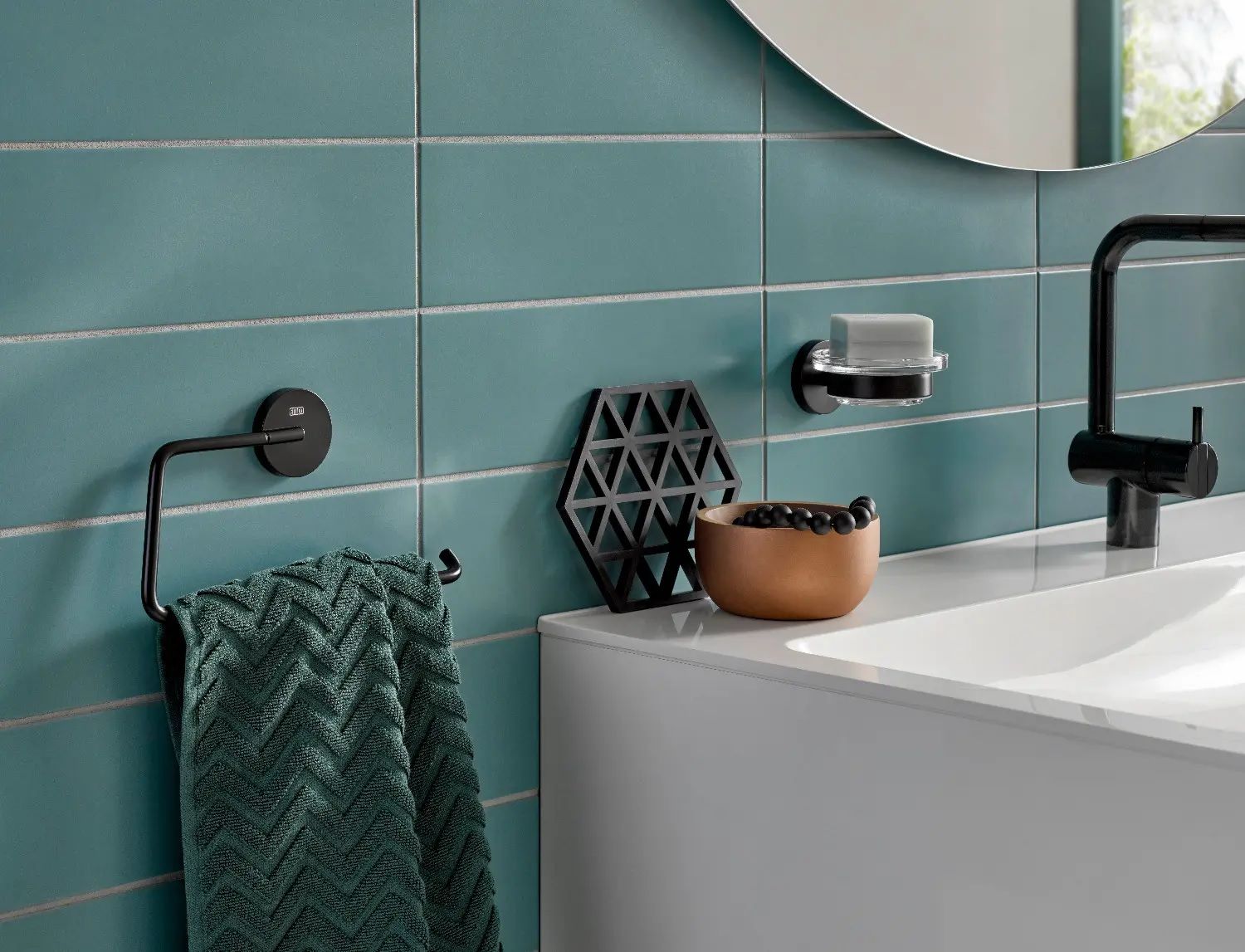 Emco Round wieszak na ręcznik czarny 435513300