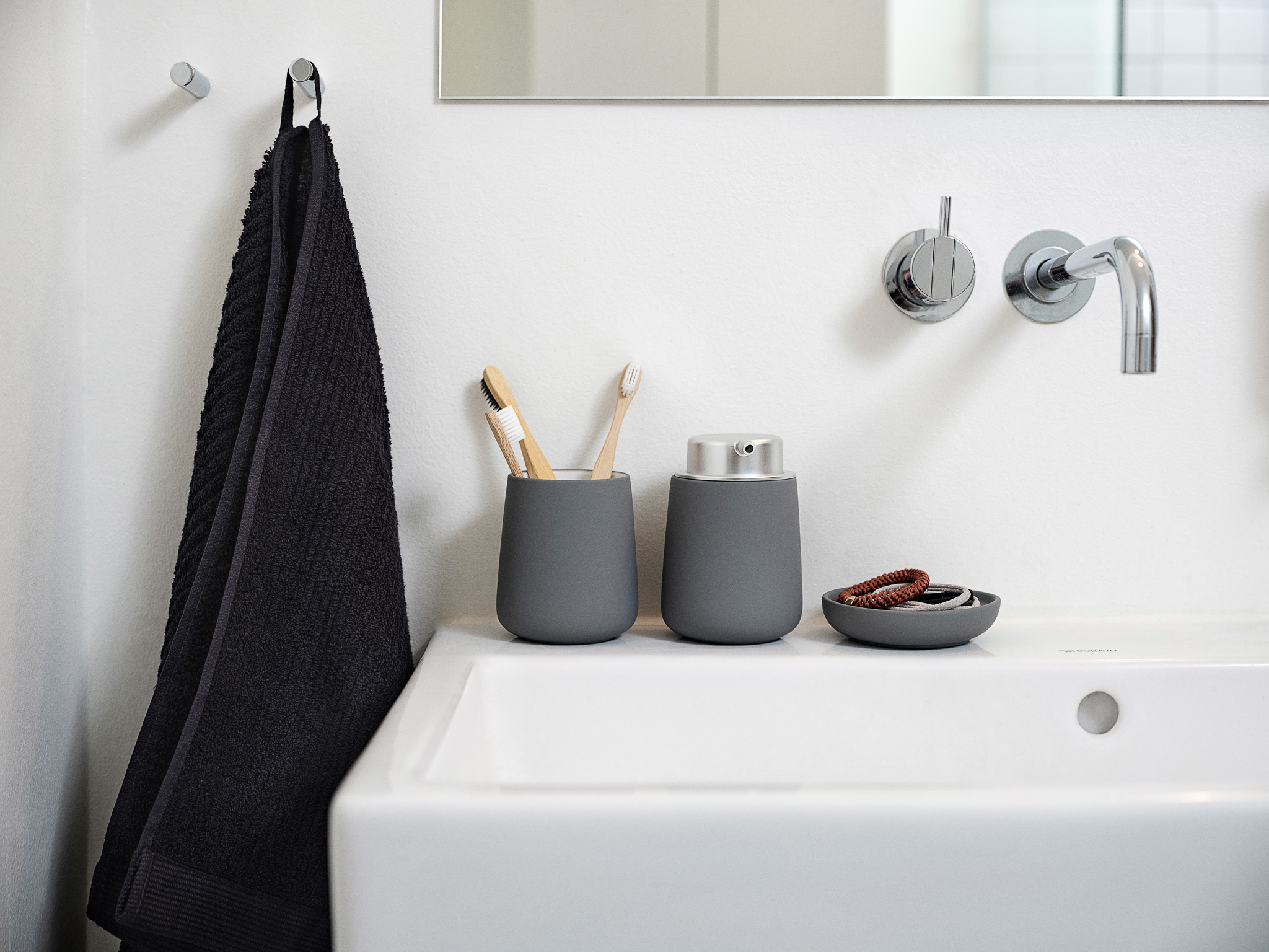 Zone Denmark Classic ręcznik 140x70 cm bawełniany czarny 330491