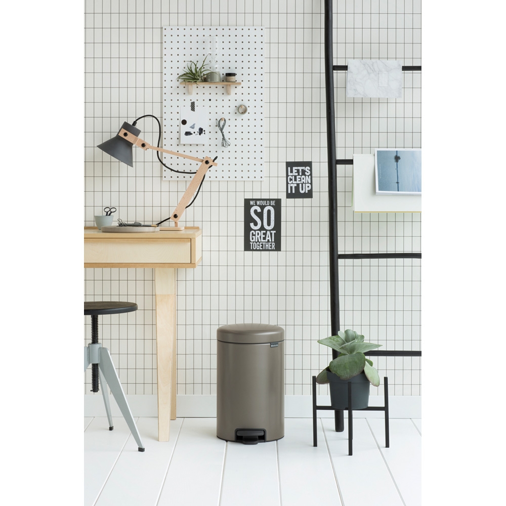 Brabantia NewIcon kosz na śmieci 12 l pedałowy grafit 113628