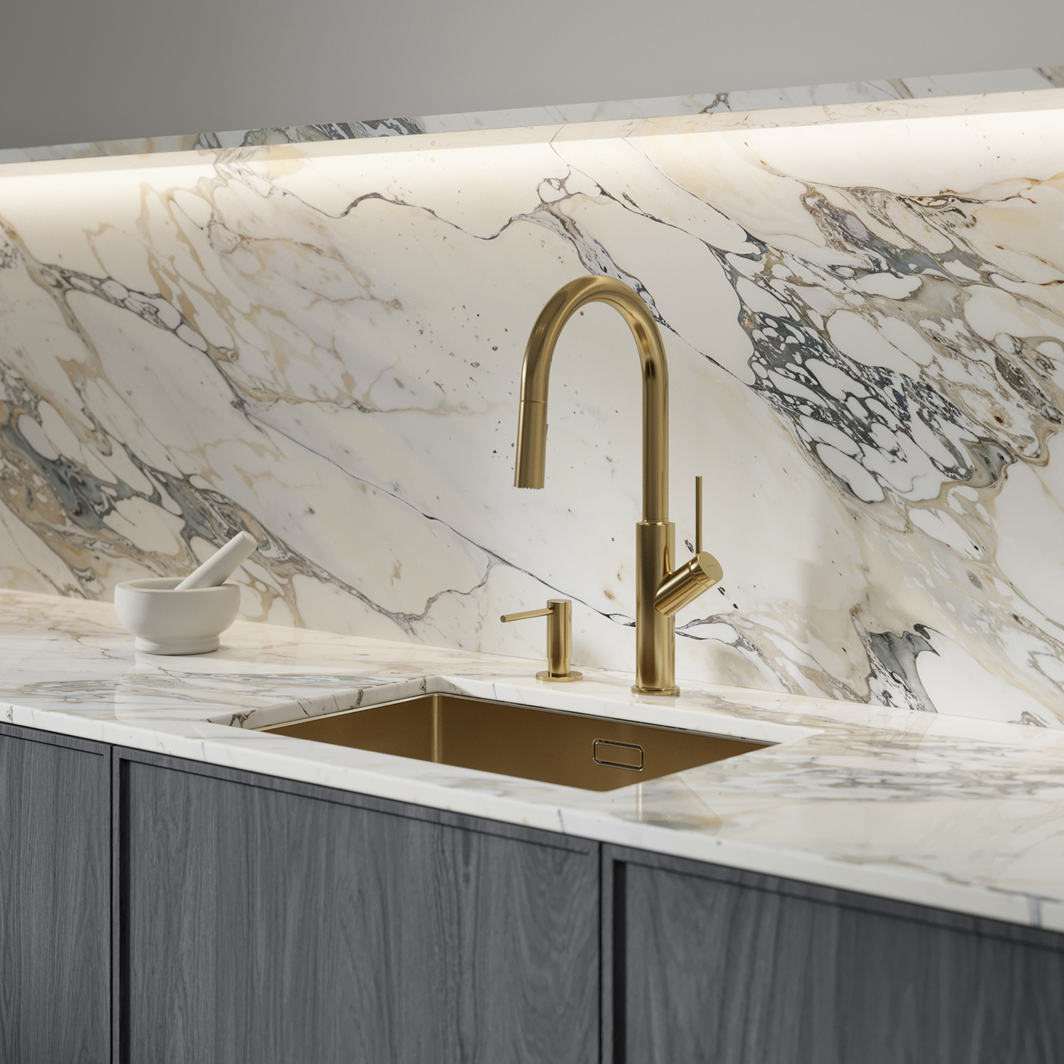 Omnires Modern Project dozownik do mydła 500 ml mosiądz szczotkowany MP60723BSB