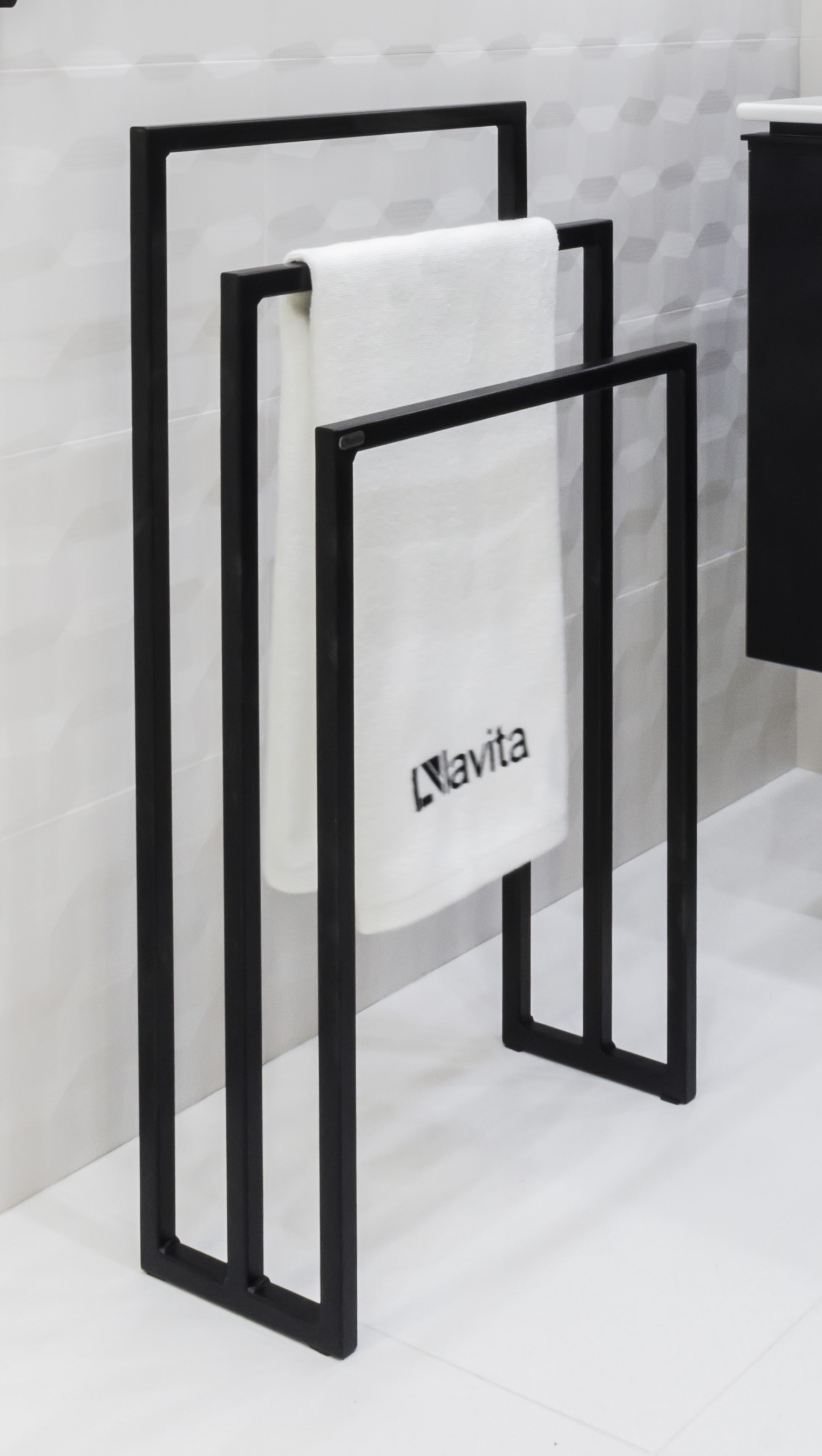 LaVita Seram wieszak stojący czarny - Wysyłka w 24h