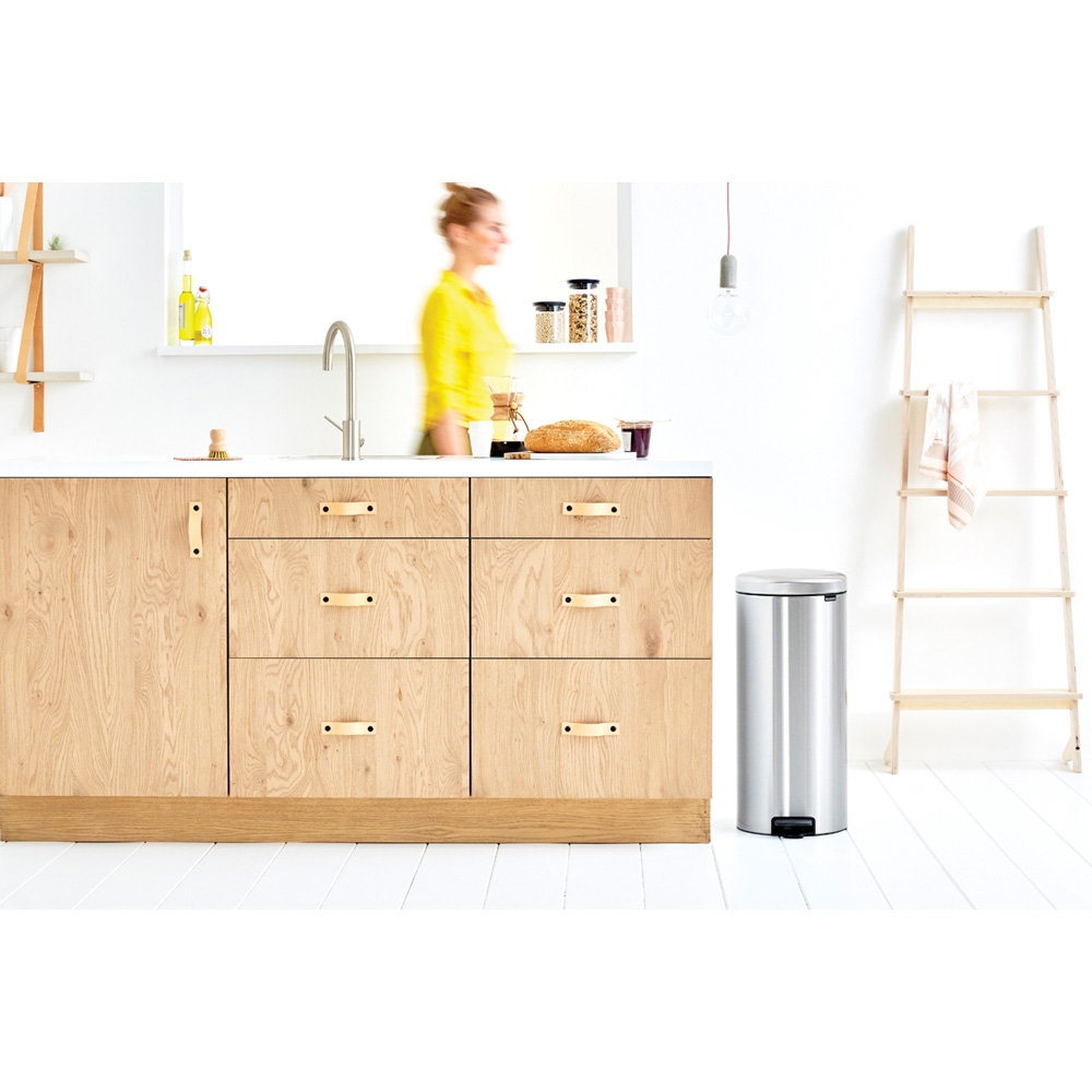Brabantia NewIcon kosz na śmieci 30 l pedałowy stal mat FPP 111822
