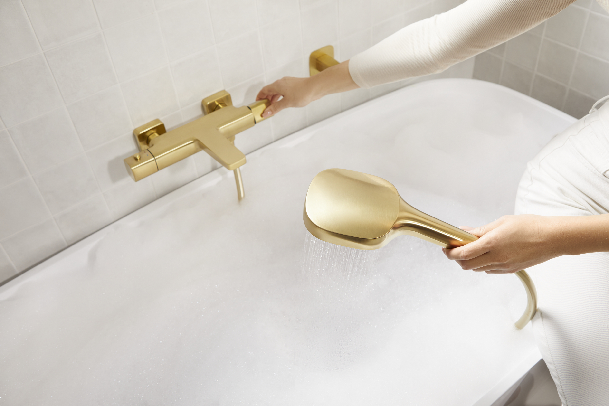 KFA Armatura Malaga Brushed Light Gold bateria wannowo-prysznicowa ścienna termostatyczna złoto szczotkowane 5754-010-31