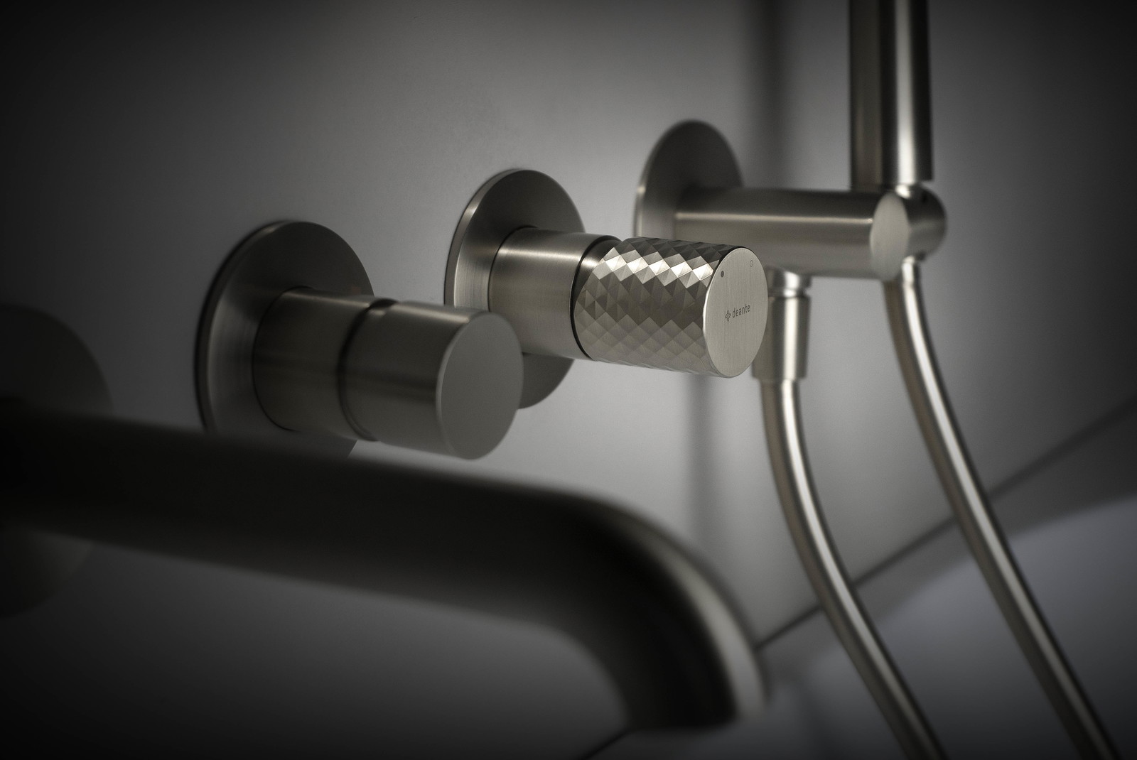 Deante Silia Hexa bateria wannowo-prysznicowa podtynkowa stal szczotkowana BHS_F18P