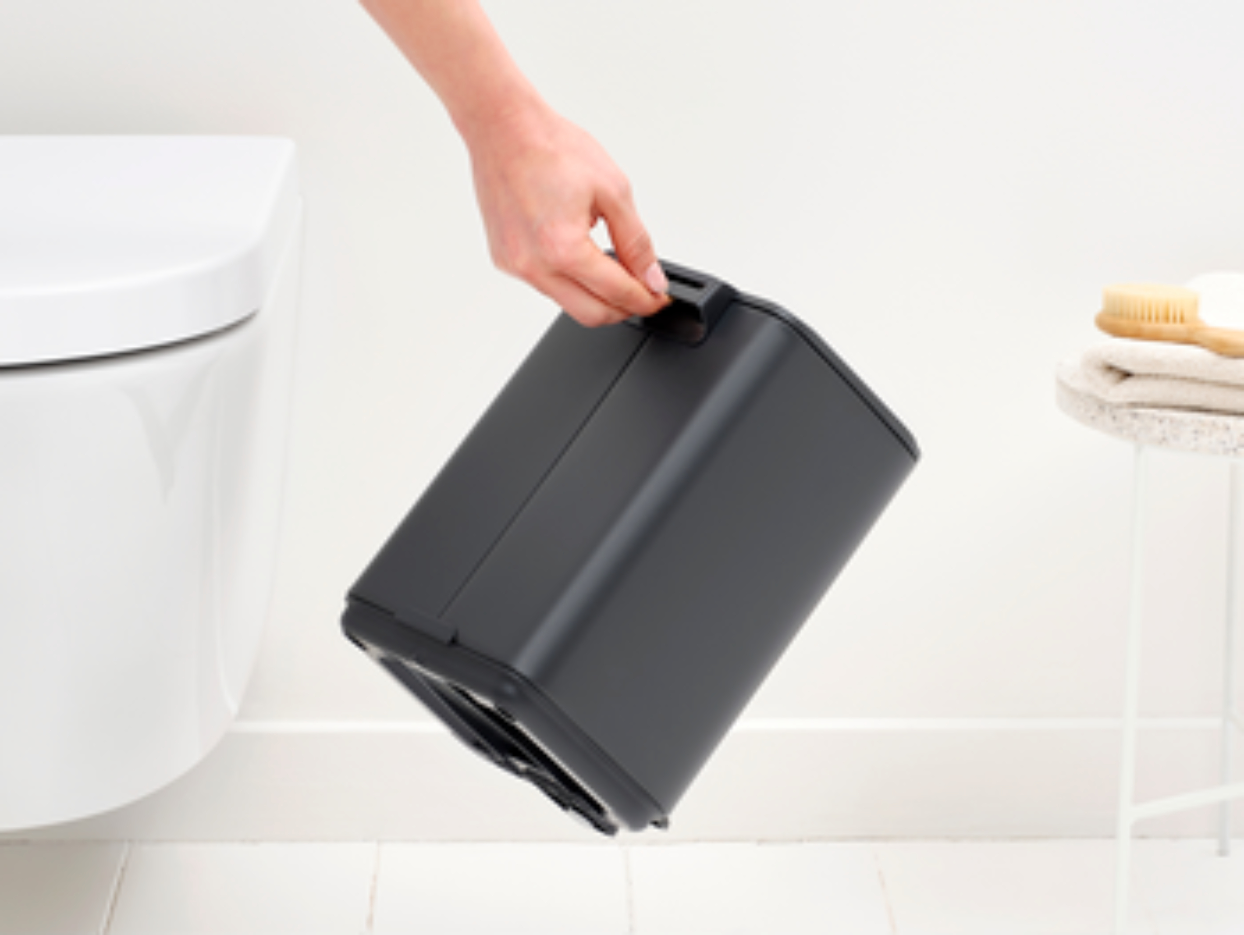 Brabantia Bo kosz na śmieci 4 l szary 237904