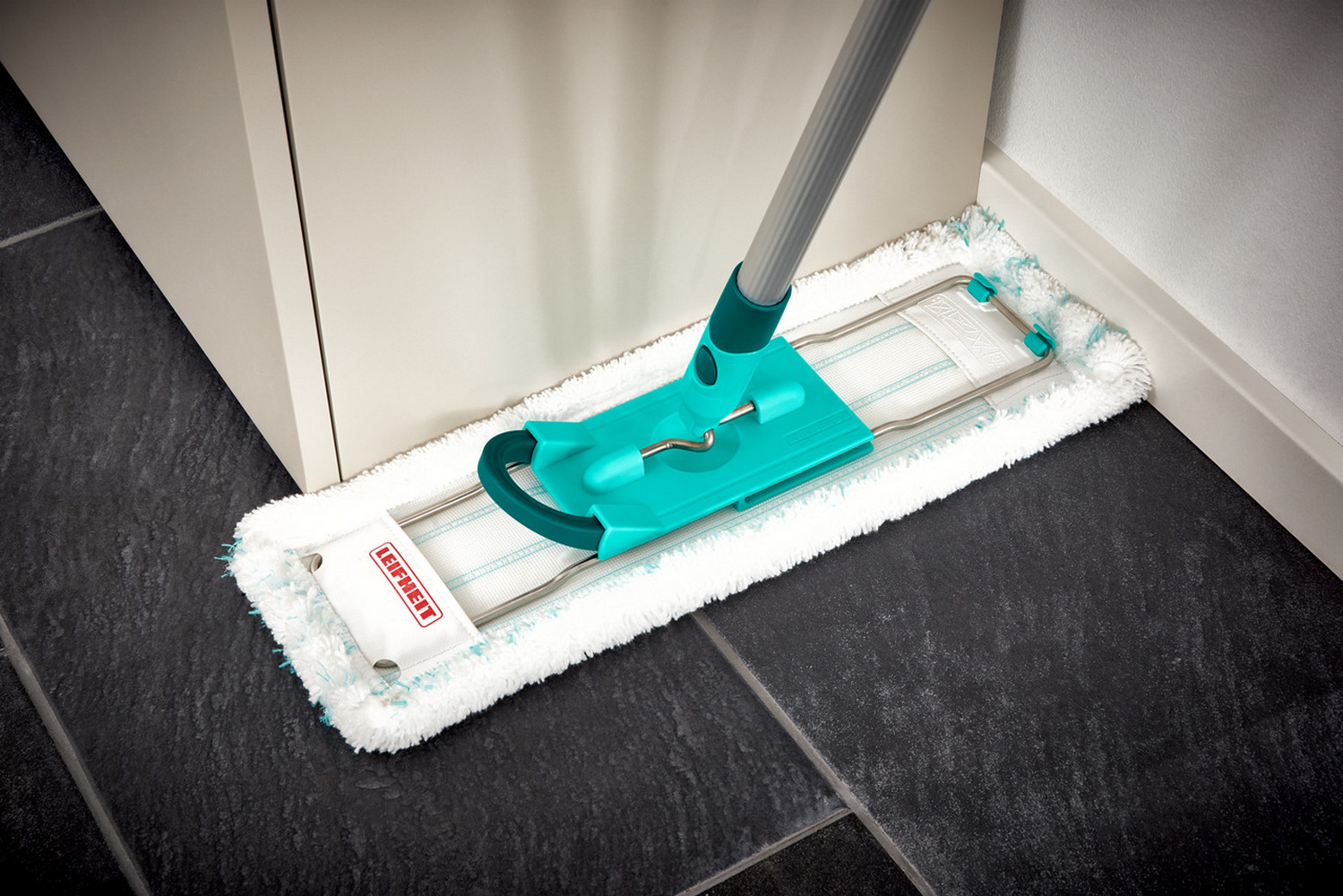 Leifheit System Profi zestaw mop Micro Duo 42 cm z drążkiem 140 cm i wiadrem 8 l 55096