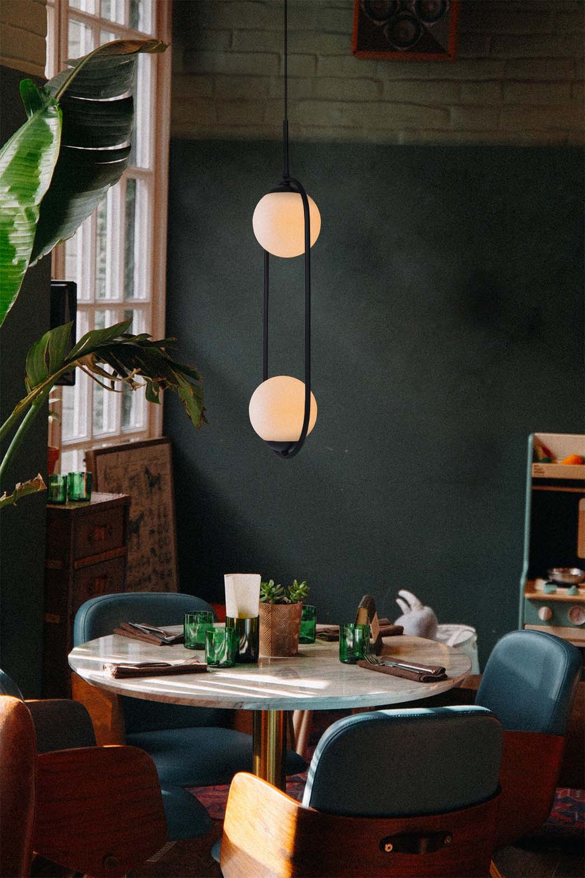 Kaja Parva lampa wisząca 2x40 W czarna-mleczna K-5101