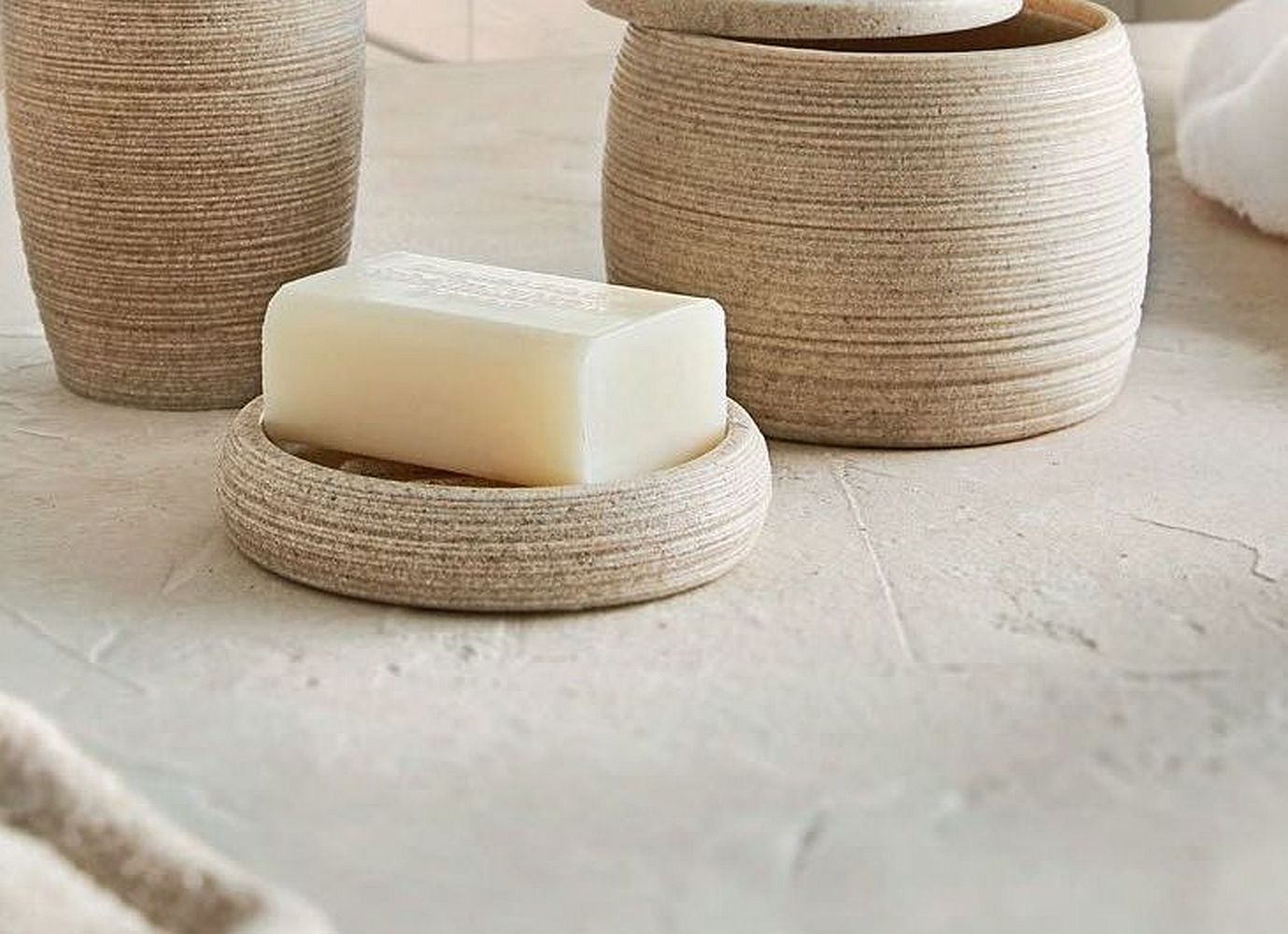 Kleine Wolke Sand mydelniczka stojąca beżowa 8680272853