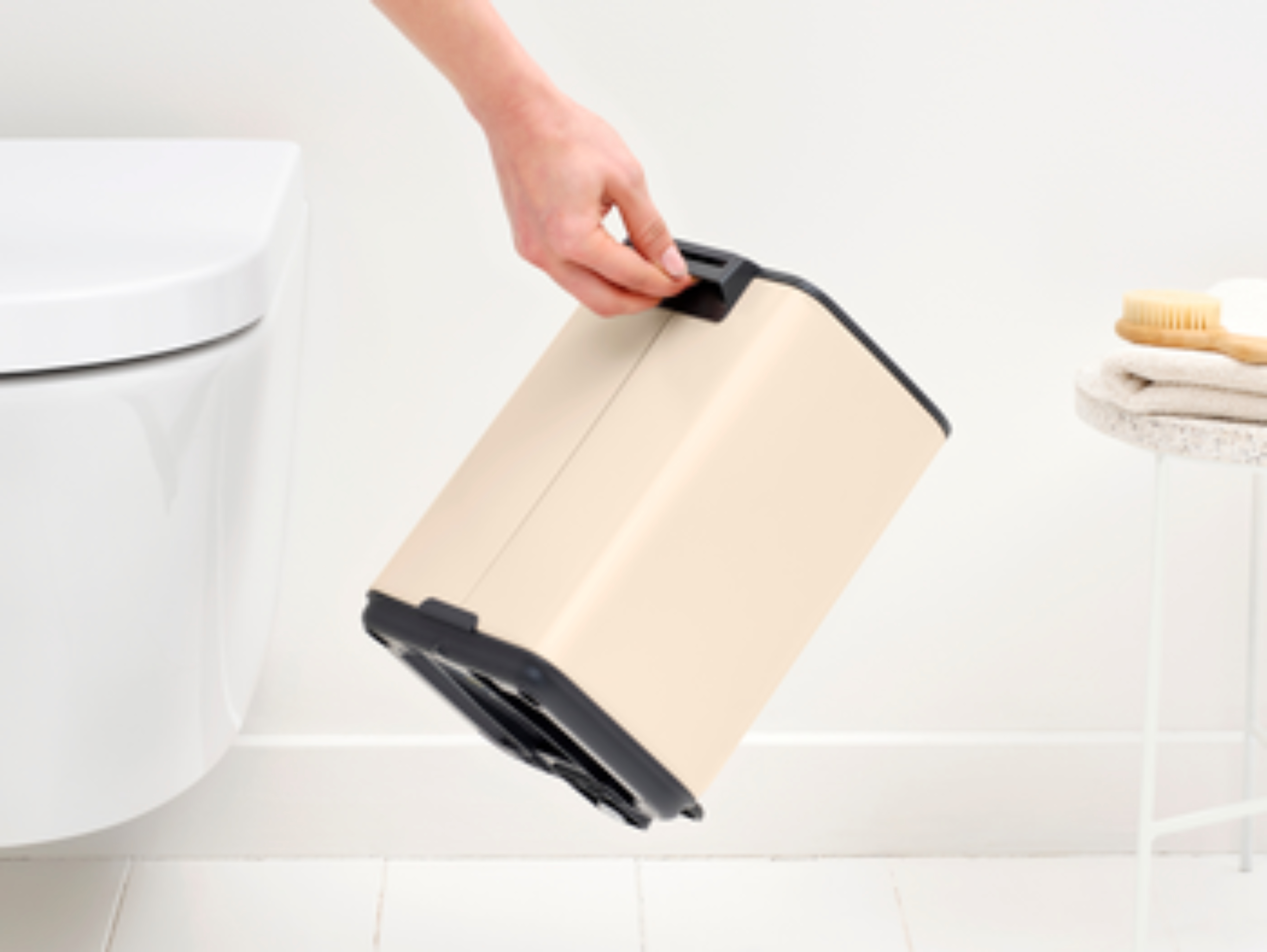 Brabantia Bo kosz na śmieci 4 l beżowy 237829