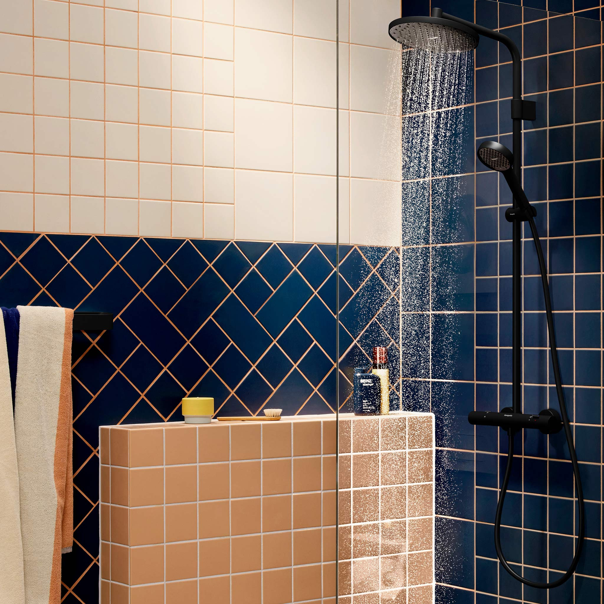 Hansgrohe Activera S zestaw prysznicowy ścienny termostatyczny z deszczownicą czarny 28078670