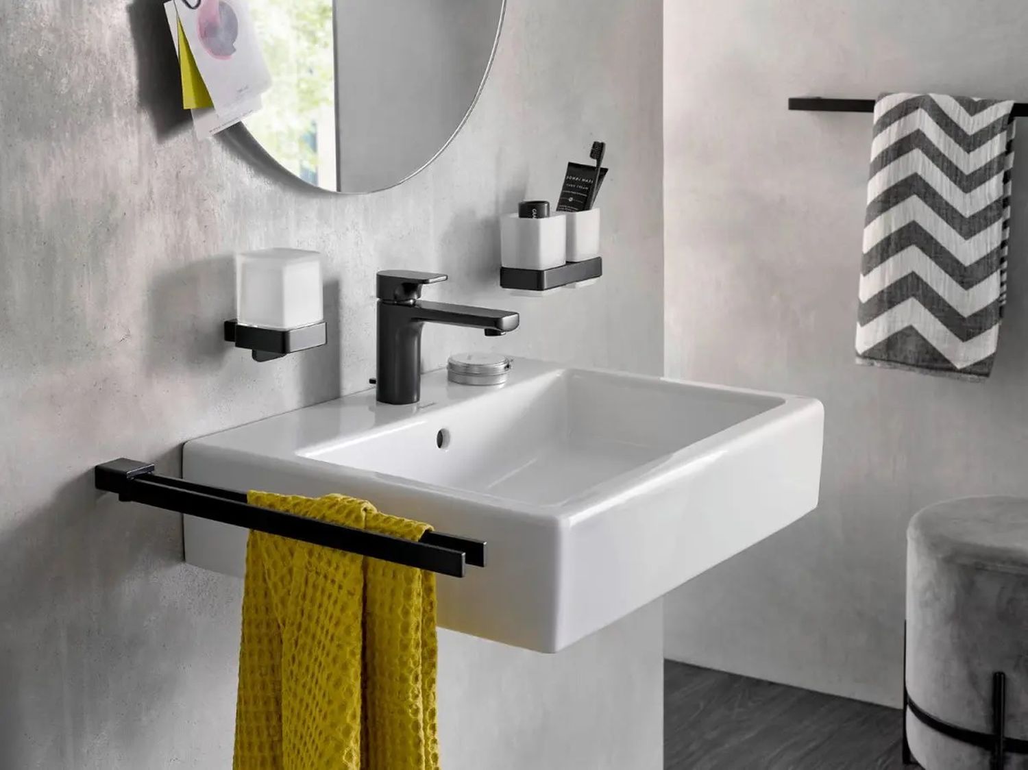 Emco Loft wieszak na ręcznik 31 cm dwuramienny ruchomy czarny 055013331