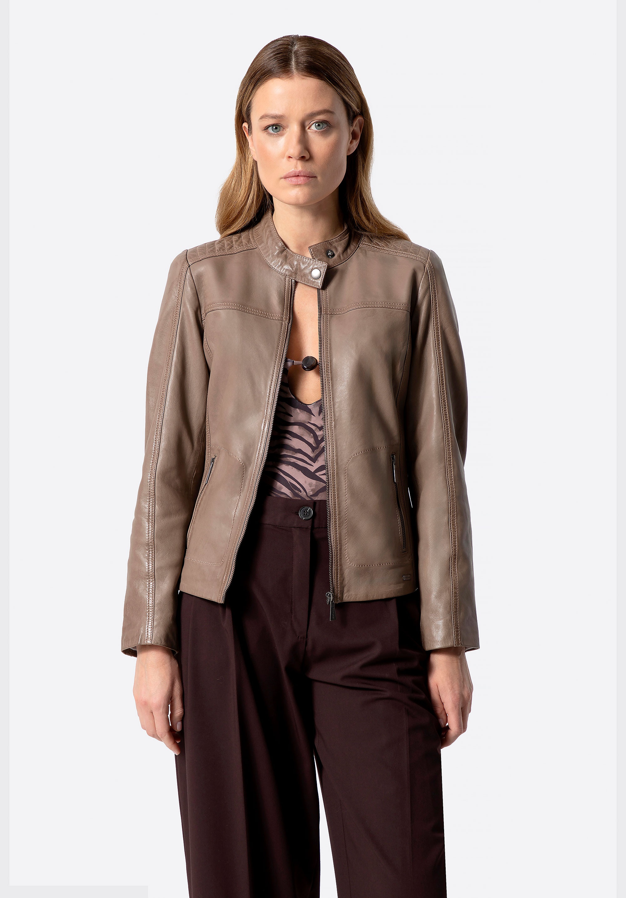 Damska kurtka ze skóry naturalnej z przeszyciami beżowa