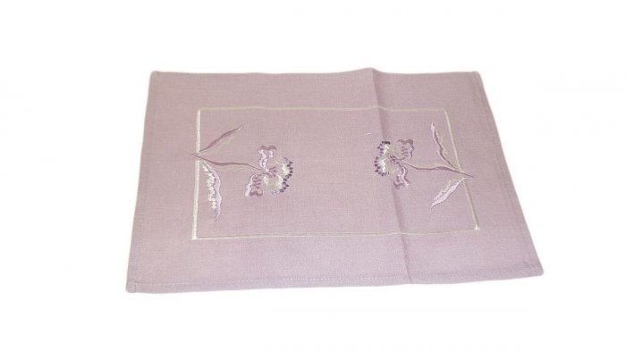 Obrus Haftowany BRUNA 971-2 85x85 cm kolor: Fioletowy