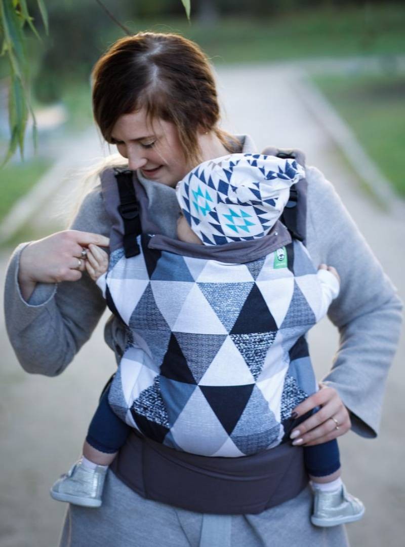 Nosidełko ergonomiczne Standard: Big Grey Triangles