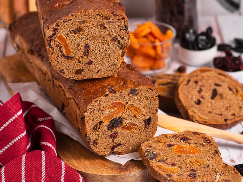 Chleb z Bakaliami 900 g - Piekarnie Cukiernie Putka