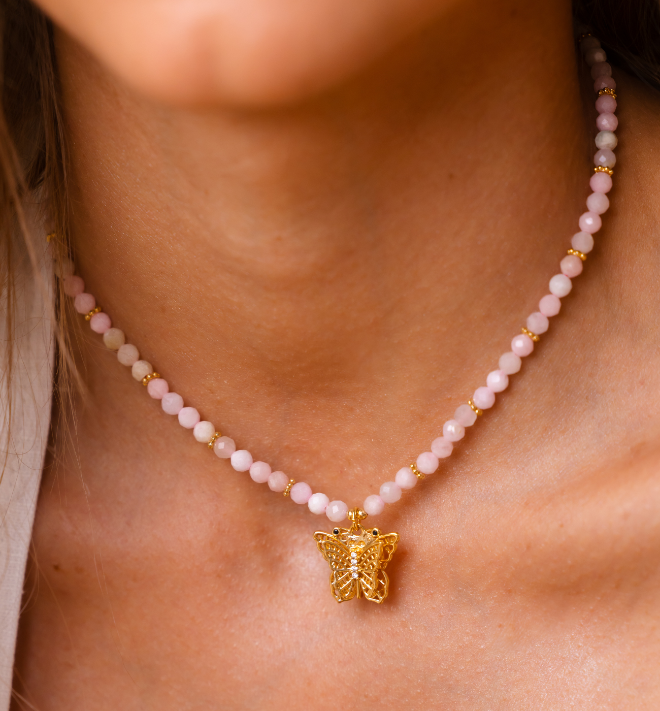 Naszyjnik z różowymi opalami i motylem Jamila NTW1195