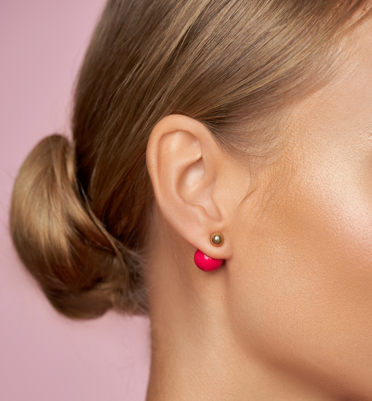 Kolczyki złote kulki z fuksjową emalią Balls - By Dziubeka