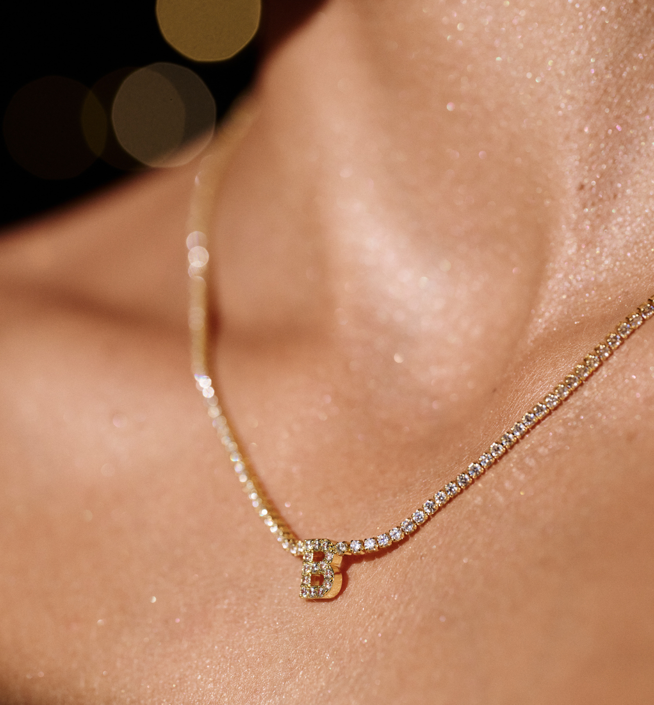 Naszyjnik typu tennis z literką B złoty - By Dziubeka