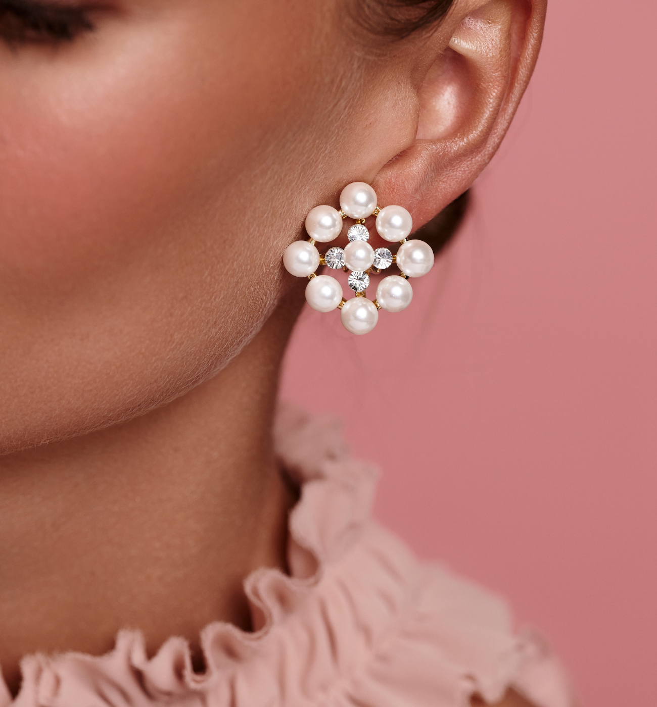 Klipsy z perłami i cyrkoniami w formie kwiatu - By Dziubeka