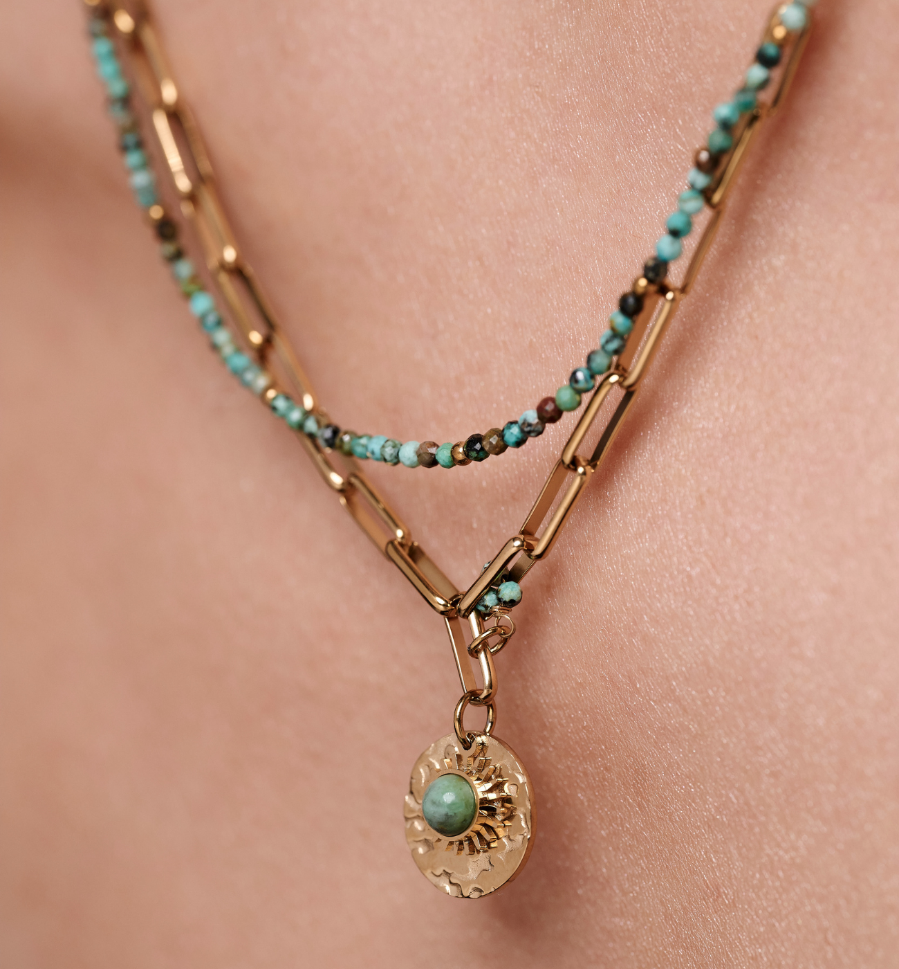 Naszyjnik złocony z łańcuchem i kamieniami naturalnymi - By Dziubeka