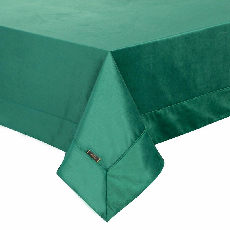 Obrus VELVET Eurofirany 145 x 220 cm ciemnozielony welwetowy z ozdobną listwą 1szt.