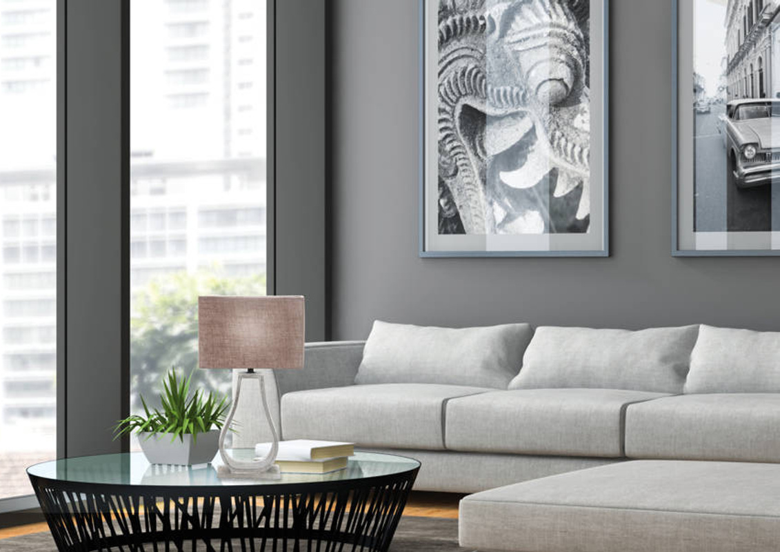 Beżowa lampka stołowa nocna do sypialni FEMO metalowa