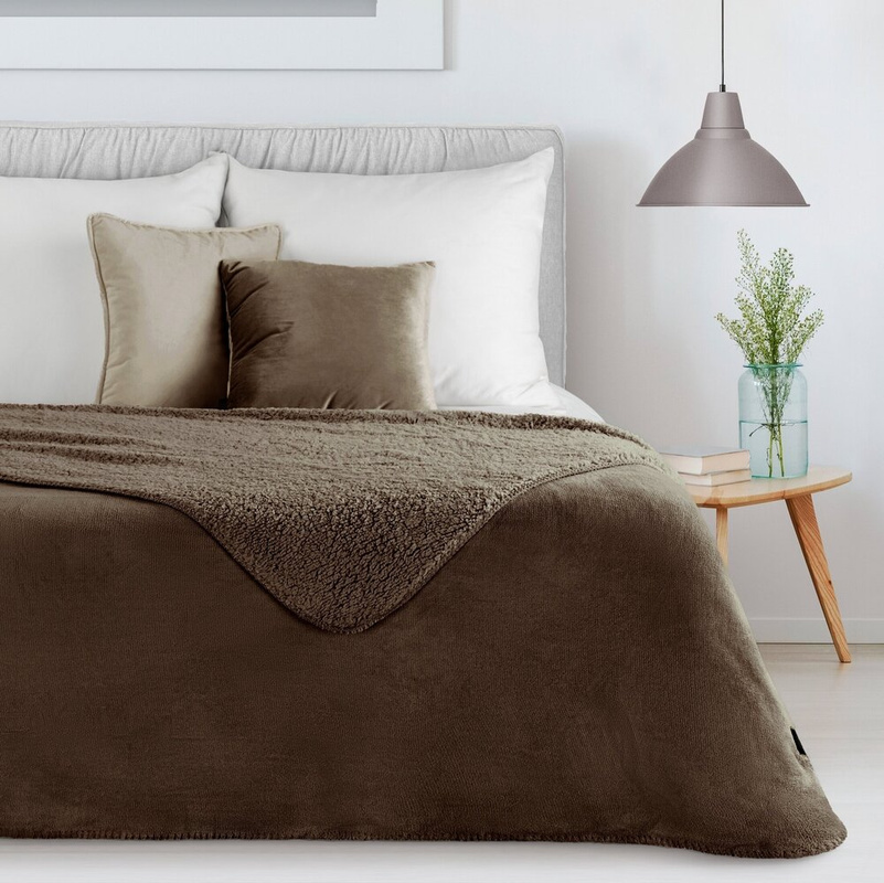 Koc flano 150x200 cm TERRIA ciemnobrązowy dwustronny z tkaniny barankowej