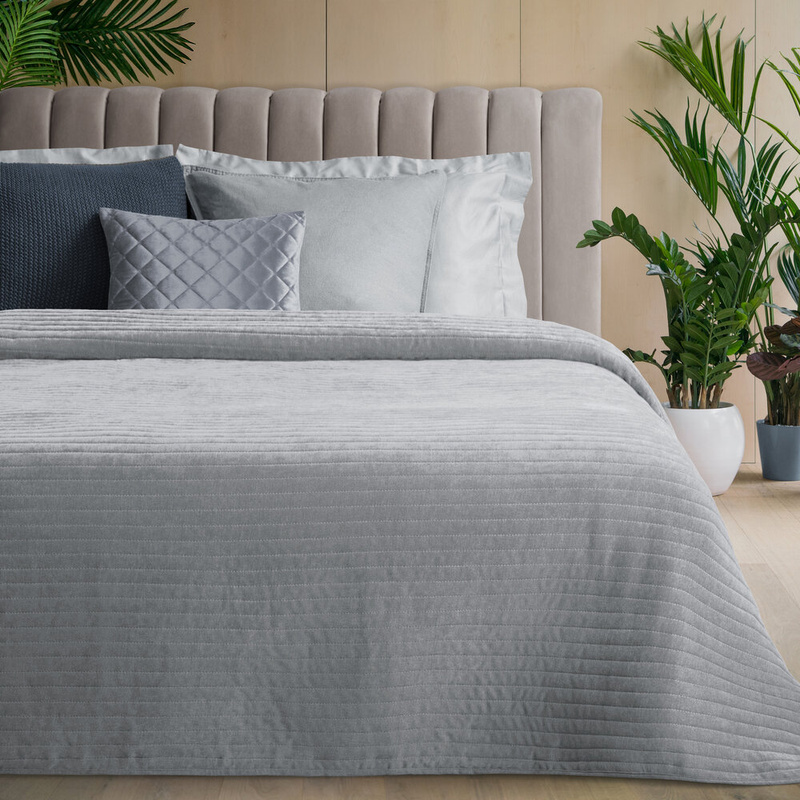 Narzuta 170x210 cm GLORY srebrna z tkaniny szenilowej do sypialni