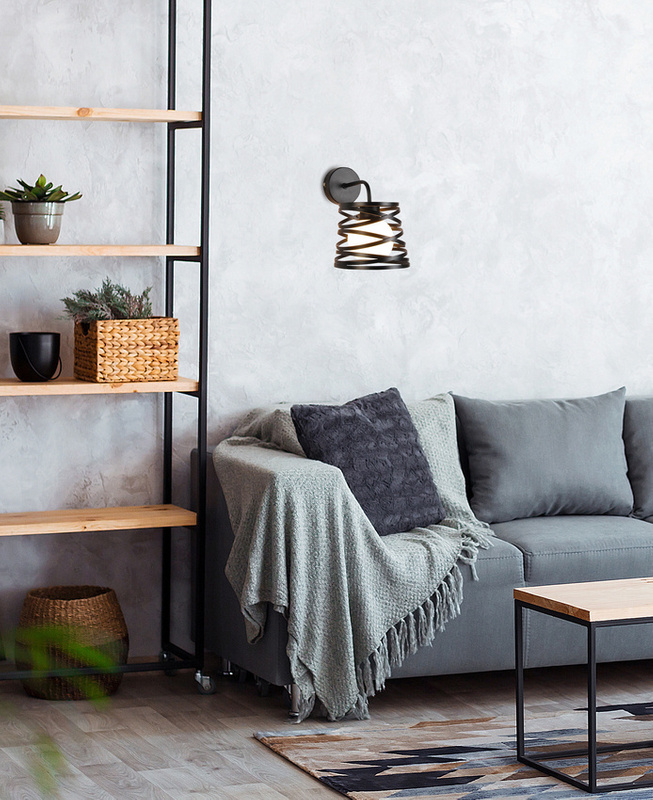 Czarny kinkiet metalowy ze szklanym kloszem do salonu AKITA