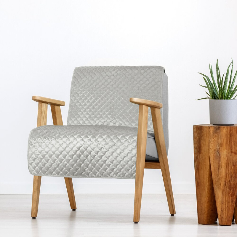 Narzuta na fotel 70x160 cm srebrna pikowana ze wzorem łuski AUREL