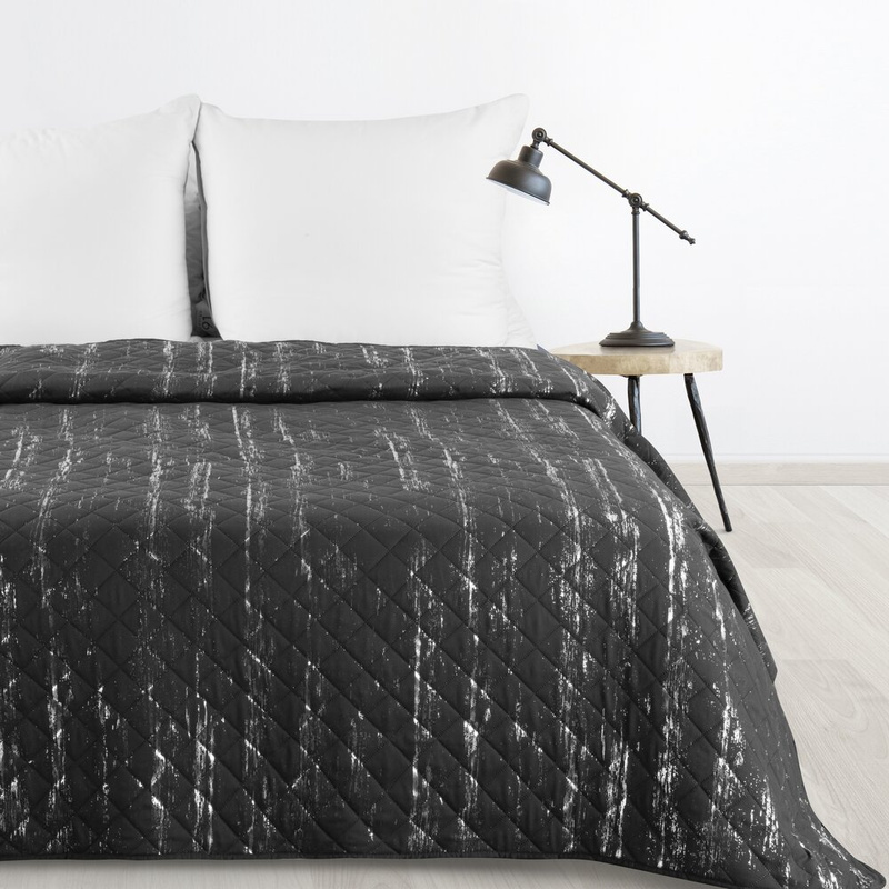 Narzuta na łóżko BRAVA 1 220x240 cm grafitowa ze srebrnym nadrukiem