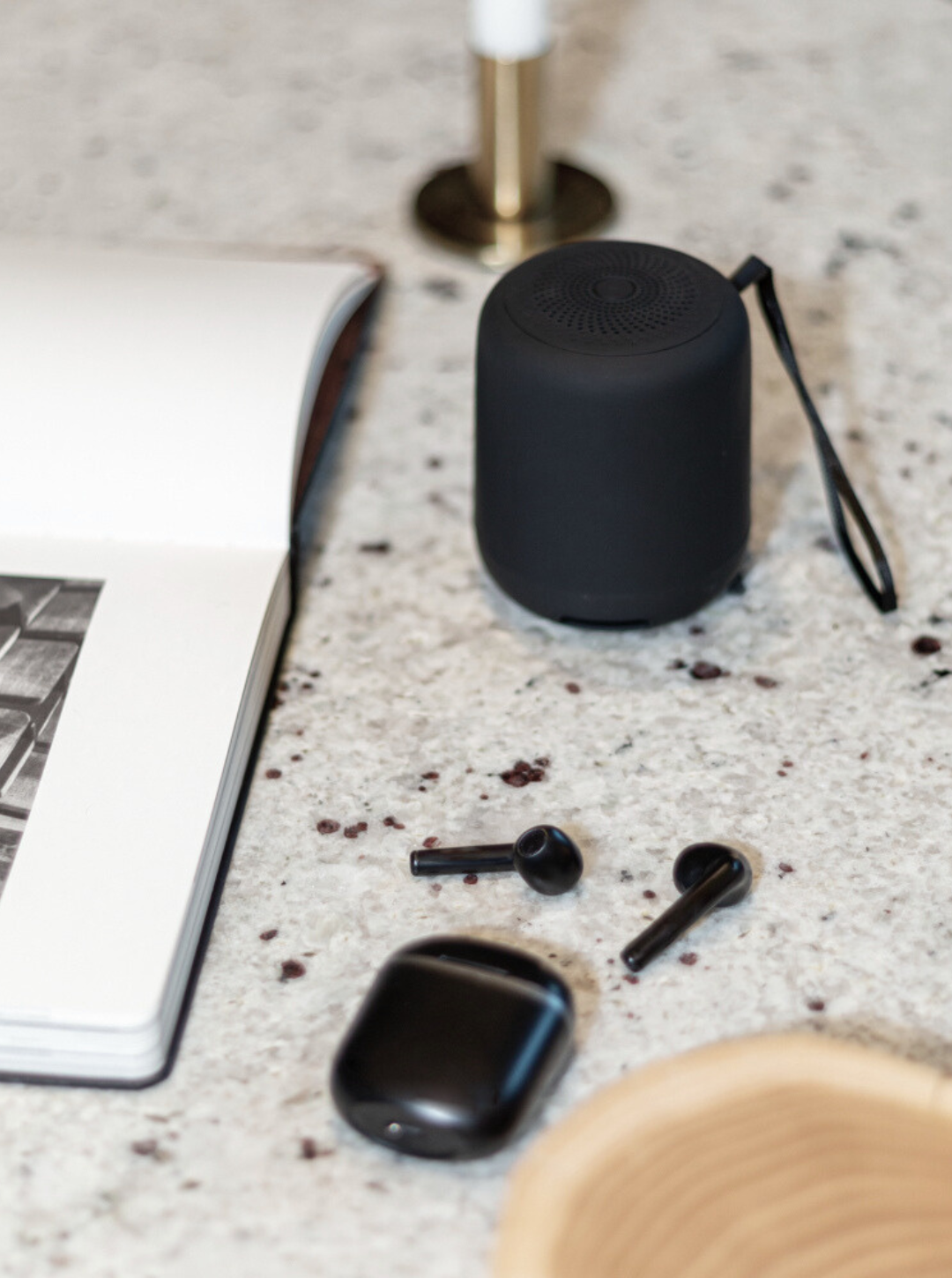 Głośnik bezprzewodowy kompatybilny z Bluetooth czarny LIVOO