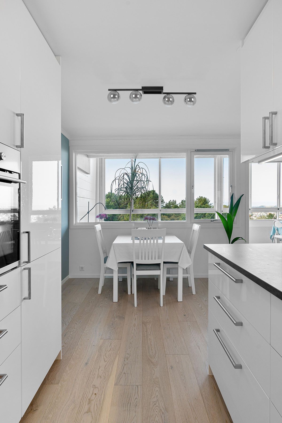 Kaja Paxi lampa podsufitowa 4x10 W czarna-grafitowa K-5465