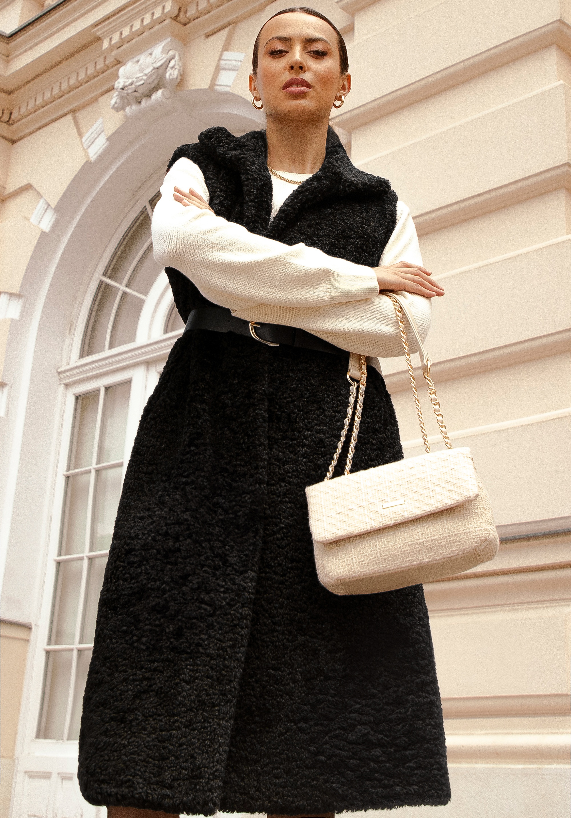 Damska kamizelka ze sztucznego baranka długa czarna