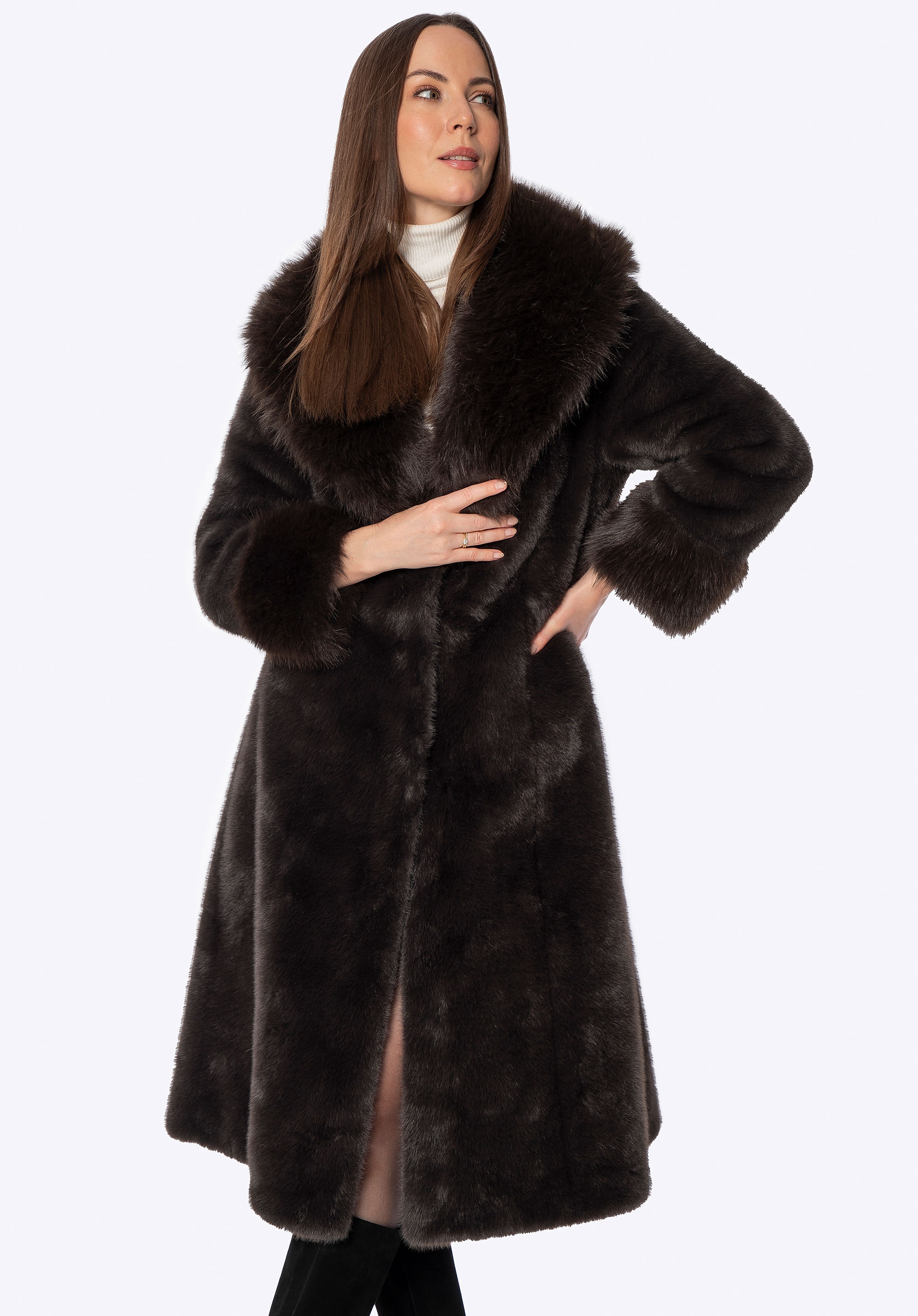 Damski płaszcz oversize ze sztucznego futra brązowy